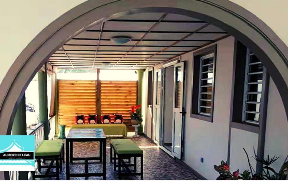Au Bord De L'Eau Aparthotel Saint-Gilles-les-Bains Buitenkant foto
